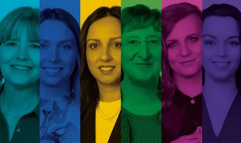 Portretten van zes vrouwen naast elkaar in verschillende kleurvlakken.