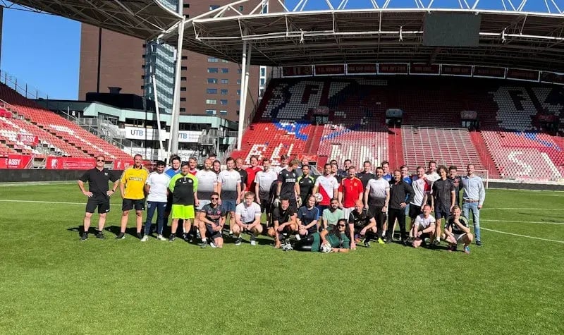Group photo on the FC Utrecht field.
