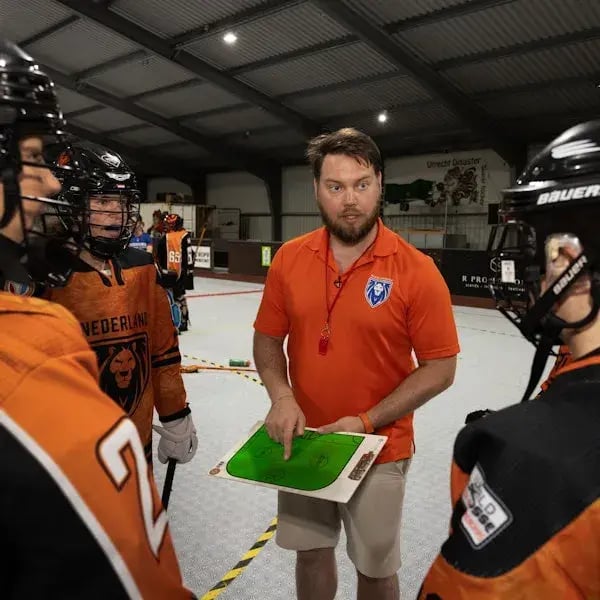 Maarten Versteeg explaining