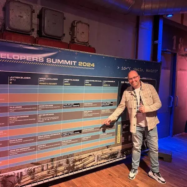 tweakers developer summit voor scherm Anthony Dickinson